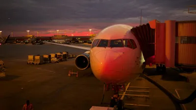 Самолет, аэропорт, ящики, фото - Новости Zakon.kz от 08.05.2025 05:20