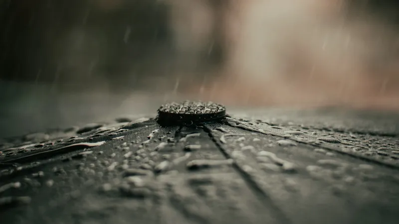 Похолодание и сильные дожди с градом обрушатся на Казахстан