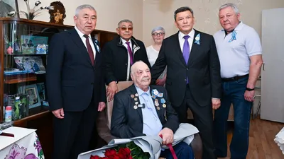 Аким СКО поздравил ветеранов войны и тыла с 80-летием Победы, фото - Новости Zakon.kz от 08.05.2025 19:16