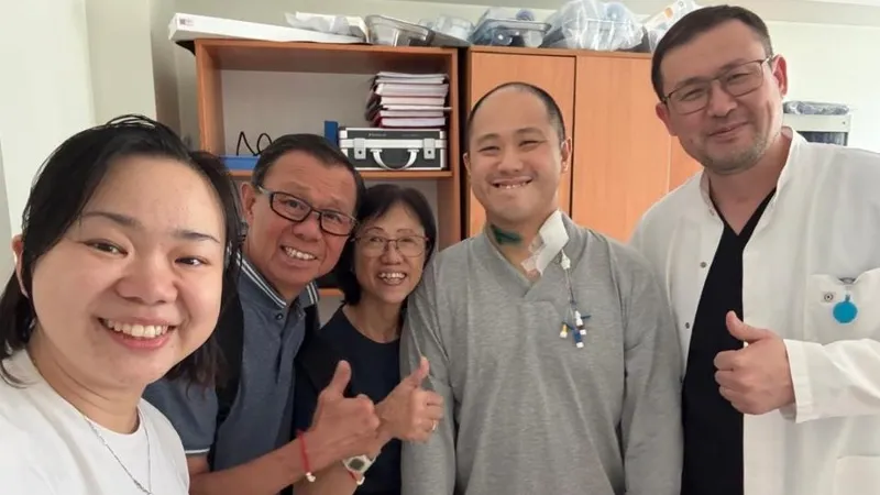 Казахстанские врачи спасли иностранца с параличом после падения на Шымбулаке