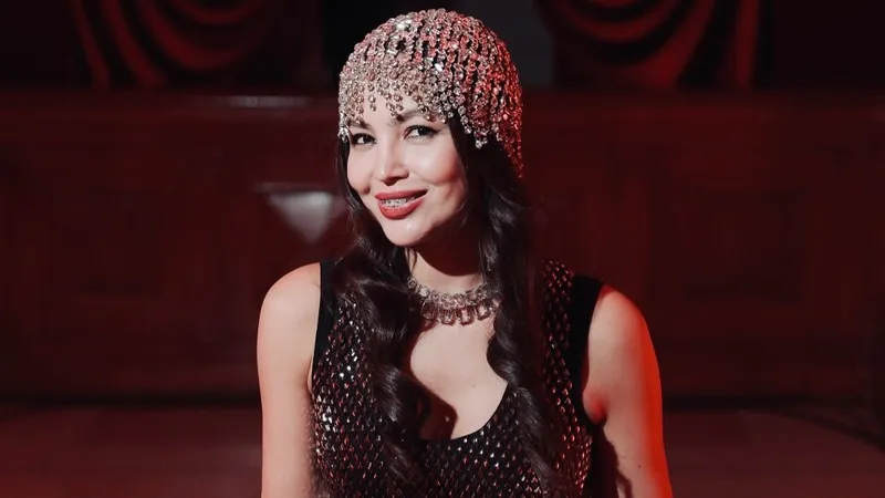 "Как Киркоров после концерта": Асель Сагатова похвасталась количеством букетов на юбилей