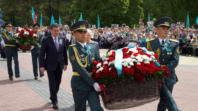В Усть-Каменогорске почтили память героев Великой Отечественной войны, фото - Новости Zakon.kz от 09.05.2025 14:27