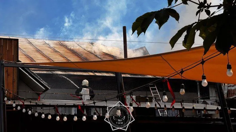 Крупный пожар потушили в частном секторе Алматы