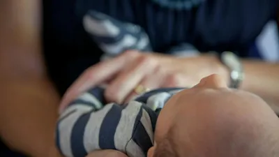 Ребенок, родитель, забота, фото - Новости Zakon.kz от 14.05.2025 03:20