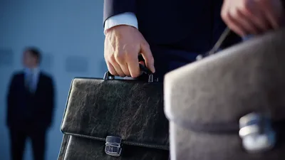 Госслужба, портфель, дипломат, государственная служба, госслужащие, госслужащий, фото - Новости Zakon.kz от 25.07.2025 16:59