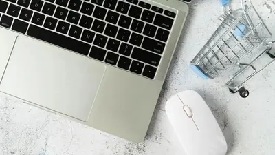 Ноутбук, корзина для покупок, фото - Новости Zakon.kz от 15.05.2025 08:55