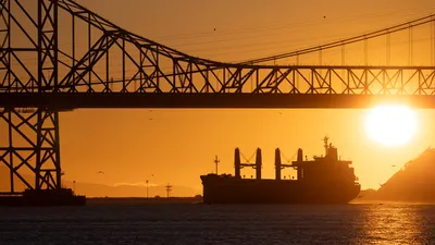 взрывы на нефтяной платформе, фото - Новости Zakon.kz от 20.05.2025 19:26