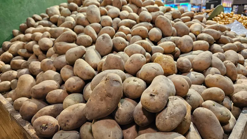 Супермаркет, маркет, продуктовый, овощи, овощной отдел, картофель, картошка  