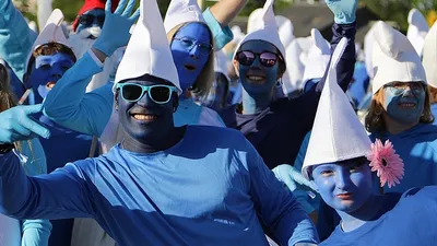 Во Франции установили рекорд по числу людей в костюмах смурфиков, фото - Новости Zakon.kz от 21.05.2025 20:10