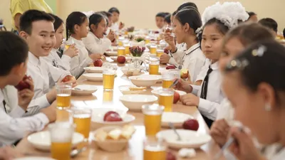 Школьная столовая, еда в школе, школьный буфет, питание в школах, питание в школе, школьное питание, сурет - Zakon.kz жаңалық 12.01.2026 14:18