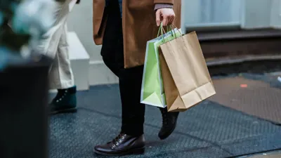 Покупки, пакеты, магазины, фото - Новости Zakon.kz от 22.05.2025 08:40