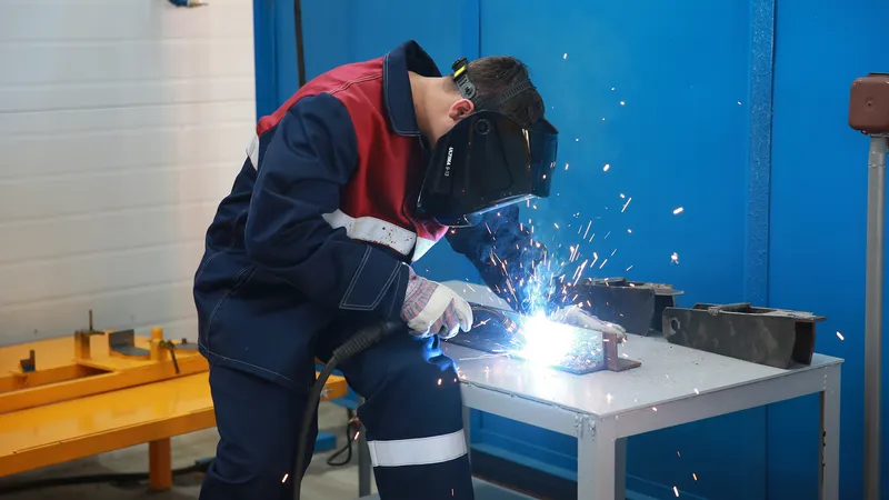 Батыс Қазақстанда құрылыс материалдары мен шыны өндіріледі