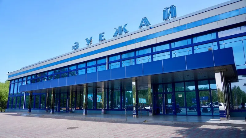 На какой стадии находится реконструкция аэропорта и строительство моста в Павлодаре