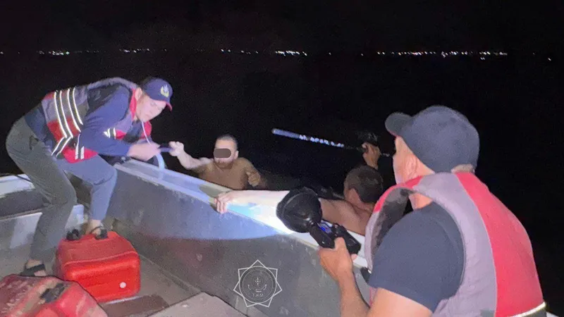 Двое рыбаков потерялись на водохранилище в Туркестанской области