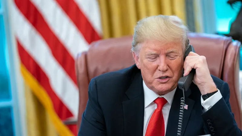 Трамп отложил введение пошлин на товары из ЕС