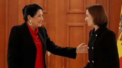 Майя Санду наградила Саломе Зурабишвили, фото - Новости Zakon.kz от 27.05.2025 04:54