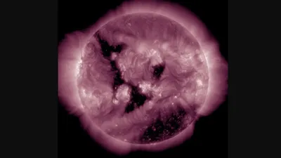 Пятна и дыры на Солнце, фото - Новости Zakon.kz от 27.05.2025 13:41