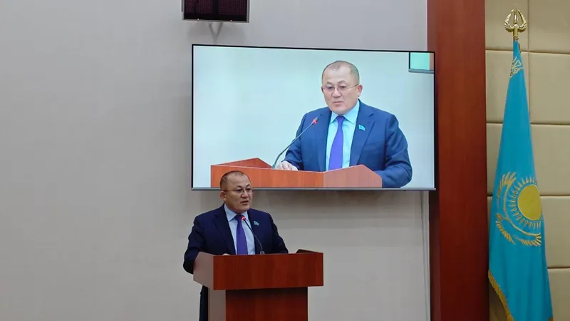 Фермеры в Акмолинской области не могут выгнать с полей сайгаков