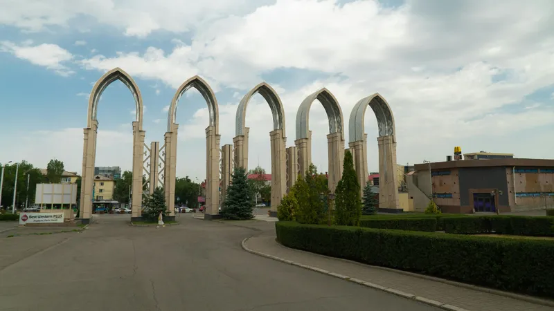 В Алматы у делового центра "Атакент" изымут земельный участок для госнужд