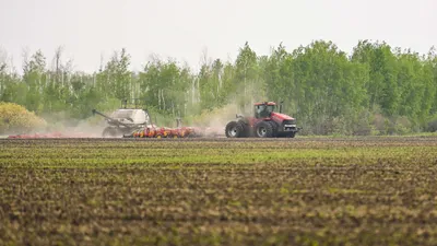 Посев, полевые работы, поле, поля, сельское хозяйство, сельхозтехника, сельскохозяйственная техника, трактор, тракторы, фото - Новости Zakon.kz от 31.10.2025 15:11