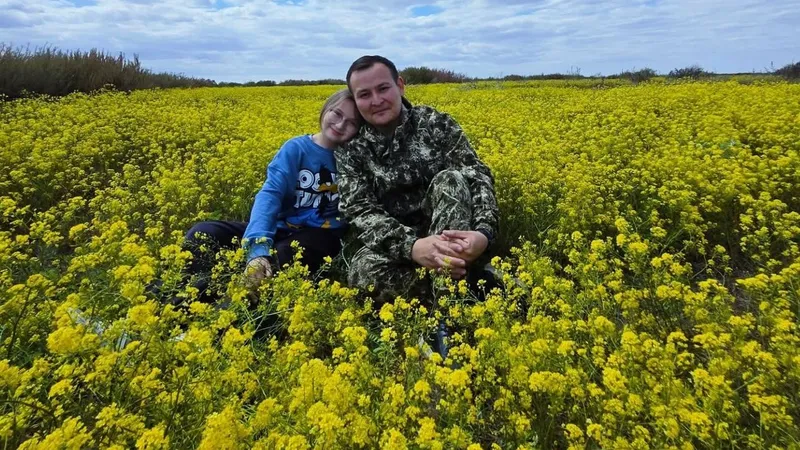 Поля ярко-желтых цветов расцвели в Атырау после паводков