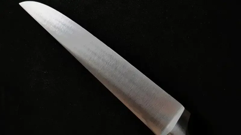 Испанец напал на учителя и ранил его ножом в ягодицу