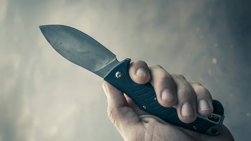 В Кызылорде школьник напал с ножом на сверстника и тяжело его ранил