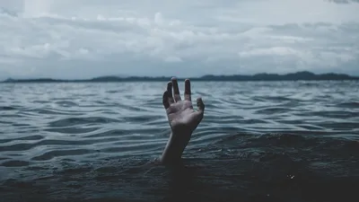 подростка спасли во время купания, фото - Новости Zakon.kz от 28.05.2025 19:07