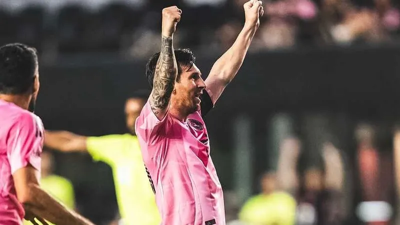 Месси оформил дубль и отдал пас в победном матче против "Монреаля"