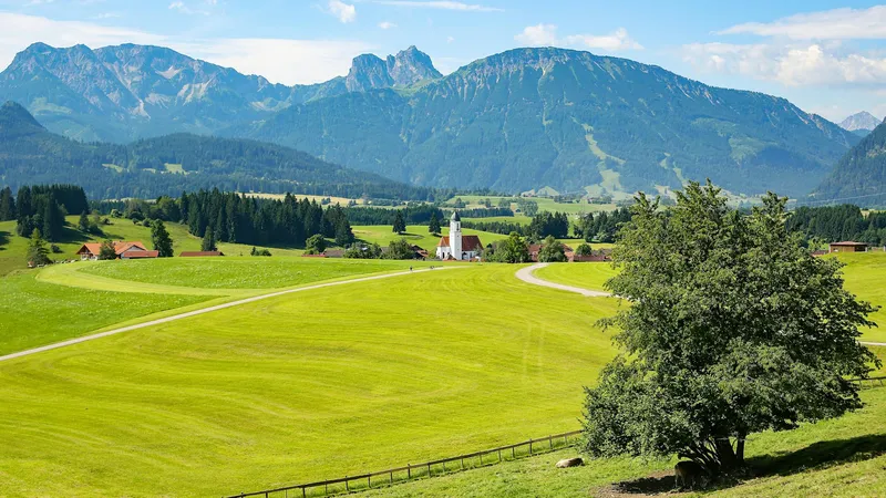 Сход ледника в Швейцарии похоронил целую деревню