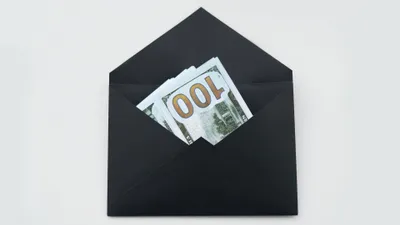 Доллары, деньги, коррупция, взятка, взятки, деньги в конверте, конверт с деньгами, коррумпированность, коррупционер, коррупционные схемы, взяточничество , фото - Новости Zakon.kz от 29.07.2025 16:01