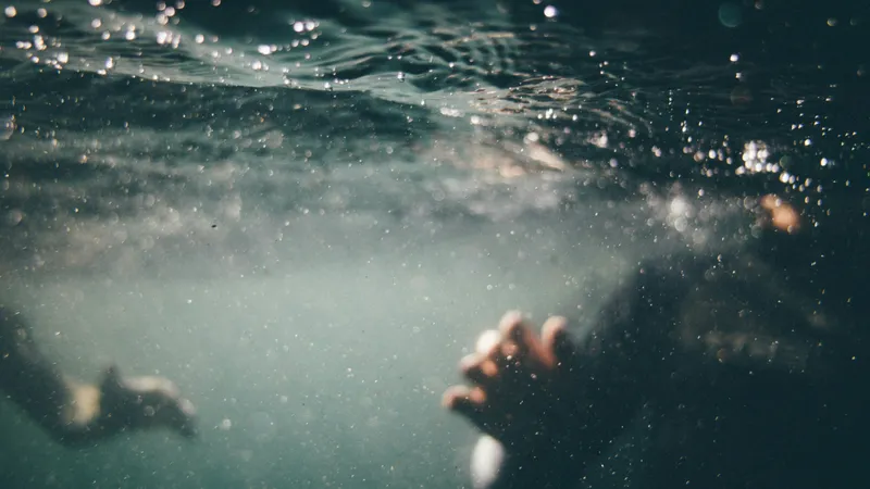 Канар аралдарында он шақты туристі толқын алып кетті