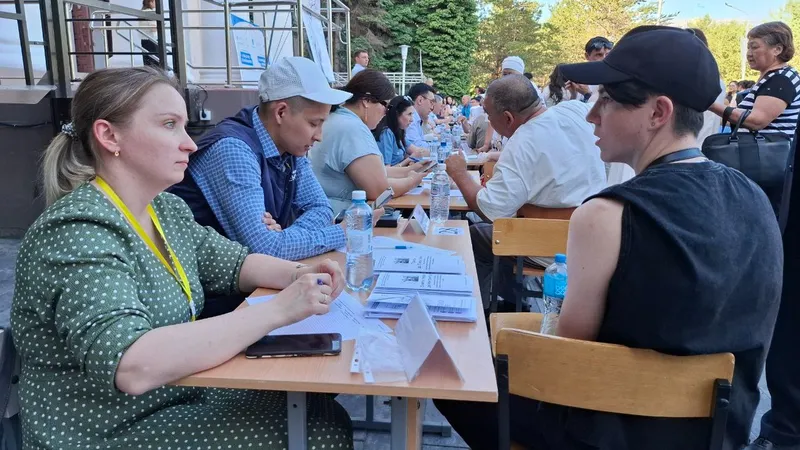 Акция "Народный юрист": в Костанае к специалистам занимают очередь