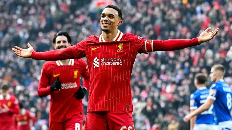 "Реал" приобрел звездного защитника английского "Ливерпуля"