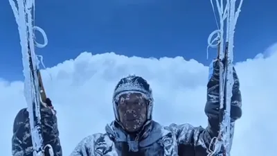 Китайский парапланерист, фото - Новости Zakon.kz от 30.05.2025 07:34