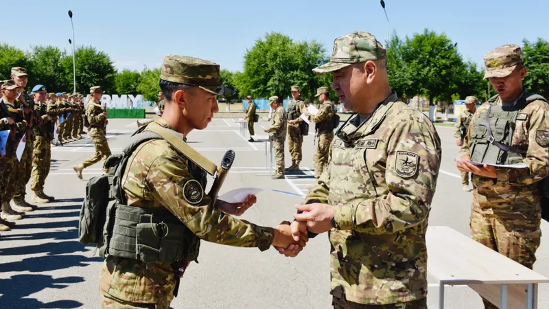 Более 200 человек окончили курсы "Сардар" в Военном институте Сухопутных войск