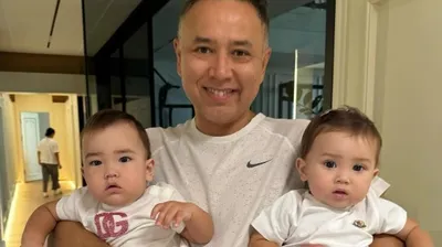 Баян Алагузова впервые показала своих маленьких дочек, фото - Новости Zakon.kz от 01.06.2025 18:52