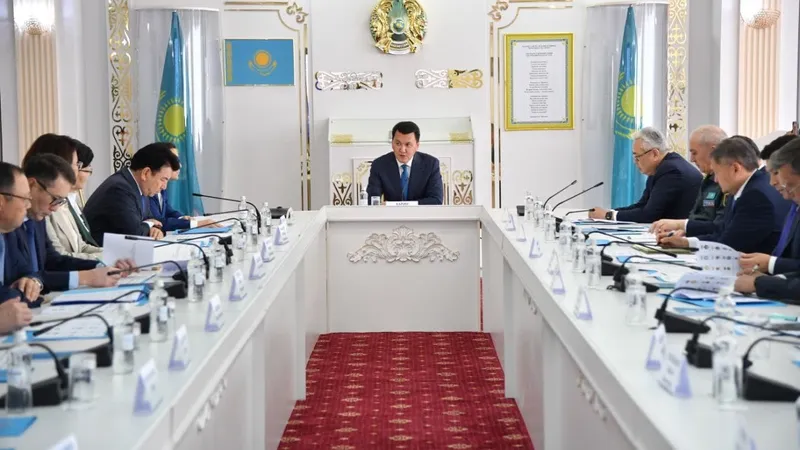 Ерлан Карин: Ведомственные награды будут систематизированы и оптимизированы