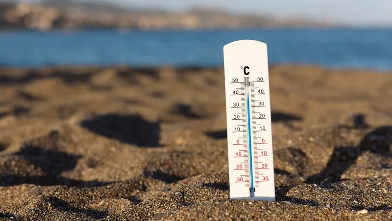 Ливни с грозами, град и сильная жара до +42°C накроют Казахстан