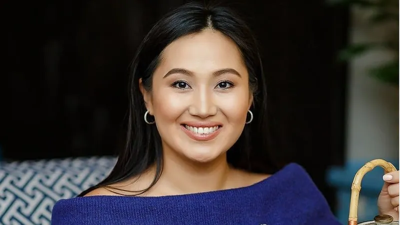 Результат пластической операции показала Динара Кырыкбаева