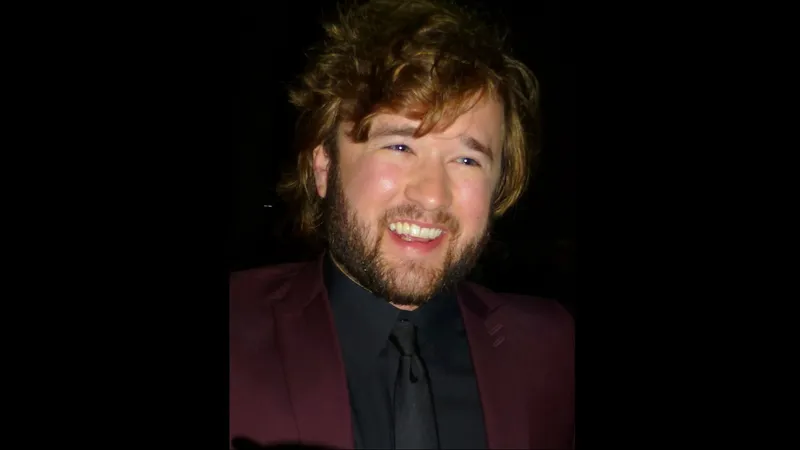 Звезду "Шестого чувства" и "Форреста Гампа" обязали посещать психотерапевта