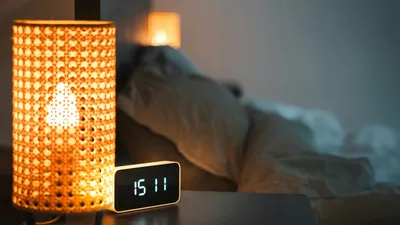 светильник, будильник, постель, крепкий сон, правила, сомнолог, фото - Новости Zakon.kz от 03.06.2025 15:32