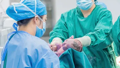 Врачи, ребенок, рождение, фото - Новости Zakon.kz от 04.06.2025 07:21