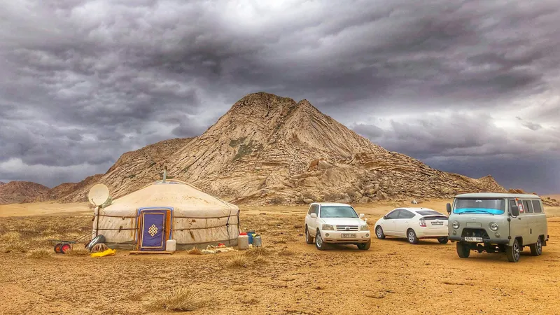 Премьер-министр Монголии подал в отставку из-за расточительных трат его сына