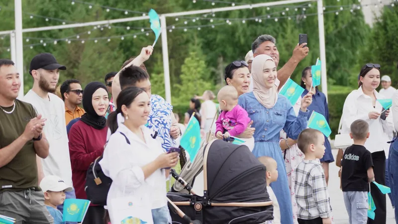 Как Астана отметила День государственных символов – фоторепортаж