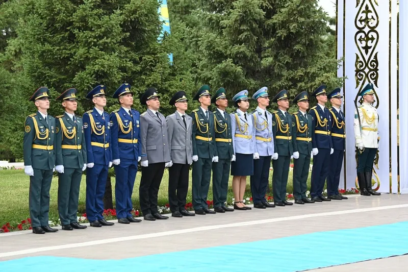 выпускники военных учебных заведений РК, фото - Новости Zakon.kz от 04.06.2025 11:46