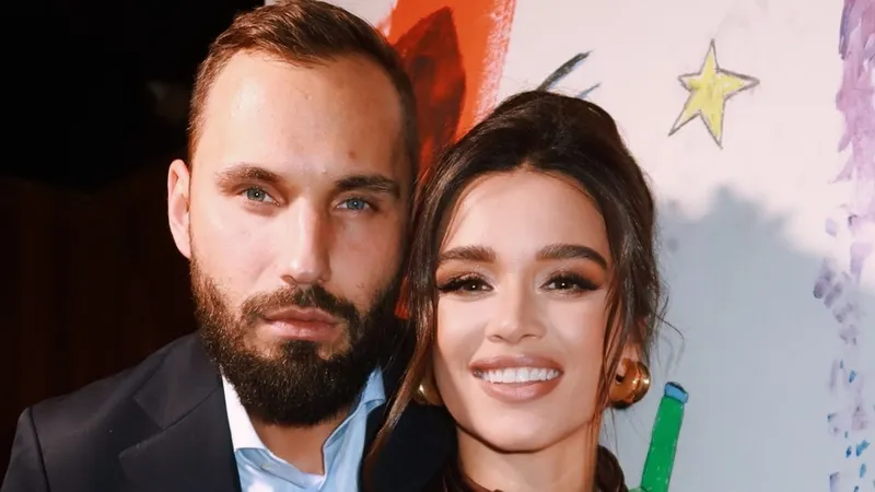 "Альфонс пристроился": подписчики разнесли третью свадьбу Ксении Бородиной