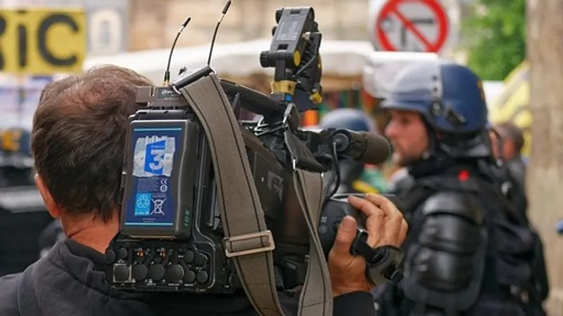 Изображение живых существ в СМИ массово запрещают в Афганистане