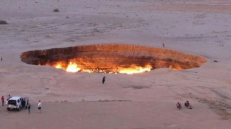 "Врата ада" скоро погаснут: ученые рассказали о кратере в пустыне Каракумы