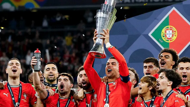 Роналду выиграл 33-й трофей и стал одним из лучших снайперов Лиги наций